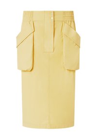 Žuta suknja napravljena od glatkog materijala, s visokim elastičnim pojasom, dva velika bočna džepa i ravnim krojem.