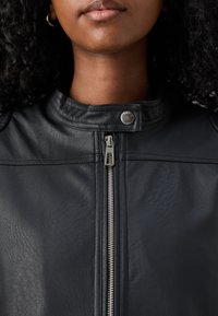 ONLY Petite ONLAMIA MOTO JACKET  - Imitert skinnjakke - black
