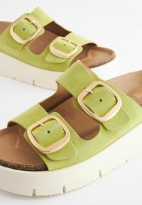 Next FOREVER COMFORTÂ DOUBLE BUCKLE  - Iešļūcenes ar papēdi - lime green