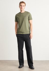 Tommy Hilfiger STACK TEE - T-shirt basic - green