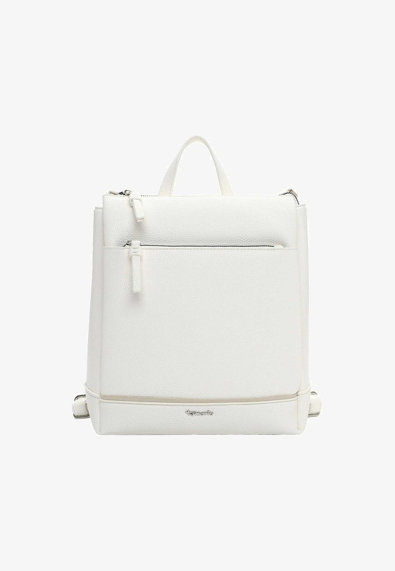Valge nahast seljakott tekstuurse viimistlusega, millel on ülemine käepide, kaks lukuga taskut ja alumises osas diskreetne logo.