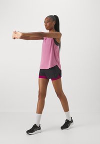 ASICS ROAD TANK - Topper - soft berry