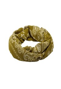 Oliwkowy szalik w stylu bandany, wykonany z miękkiego materiału, zdobiony białymi wzorami paisley na całej powierzchni, z ciągłym wzorem.