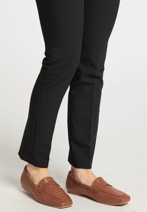 Pantofi slip-on - braun krokodil