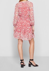 Pepe Jeans Sukienka letnia