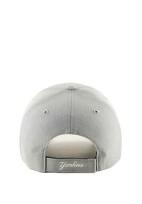 Grau baseball cap mit rundem Kopfteil, strukturiertem Stoff und gesticktem "Yankees"-Logo auf der Rückseite. Verstellbarer Riemenverschluss.