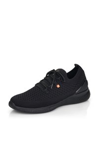 Scarpe sportive nere realizzate in materiale a maglia con una parte superiore testurizzata. Presentano lacci neri e un accento logo arancione a contrasto. Suola rotonda.