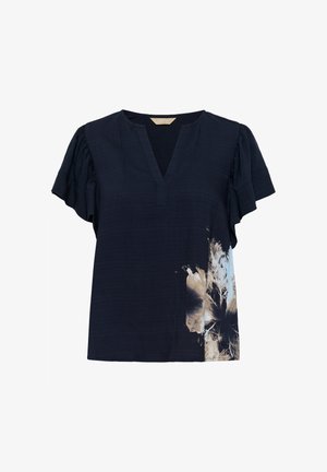 Blusa blu navy con scollatura a V e maniche corte a volant; presenta un motivo floreale in beige e azzurro chiaro su un lato. Tessuto testurizzato.