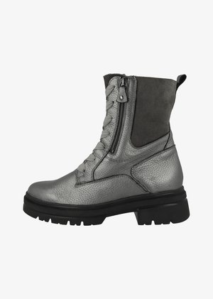 Grau Leder Stiefelette mit strukturierter Oberfläche, ausgestattet mit Schnürsenkeln und einem Reißverschluss, sowie einer soliden schwarzen Gummisohle mit Profil.