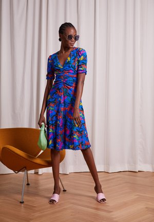 KOREN REVERSIBLE MIDI DRESS - Jurk - blue