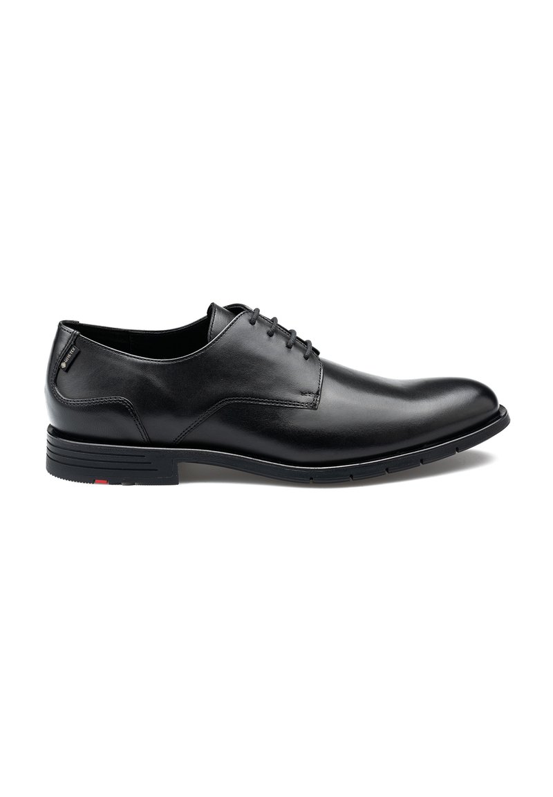 Schwarze Leder-Dressschuhe mit glatter Oberfläche, runder Zehenform und Schnürdesign. Mit einer strukturierten Sohle und einem dezenten roten Akzent an der Ferse.