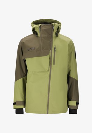 Herren wasserdichte Jacke in Olivgrün und Dunkelgrün; ausgestattet mit einem hohen Kragen, verstellbarer Kapuze, Reißverschlusstaschen und schwarzen Bündchen.