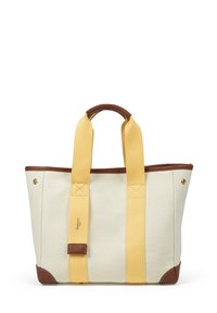 Sac fourre-tout en toile beige avec des poignées en tissu jaune et des accents en cuir marron. Présente un design cousu et un détail de logo doré.