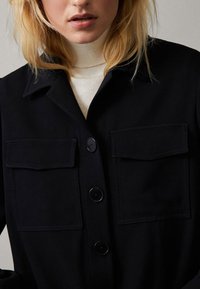 Massimo Dutti Let jakke / Sommerjakker - black