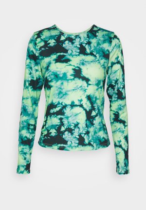 Pieces PCKAMMA O NECK CUT OUT  - T-shirt à manches longues - pistachio green/abstract black