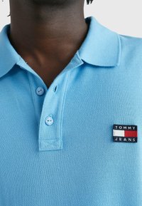 Tommy Jeans Piké - blue