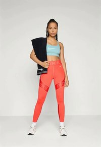 Nike Performance SCULPT 7/8 - Κολάν - light crimson/habanero red/white