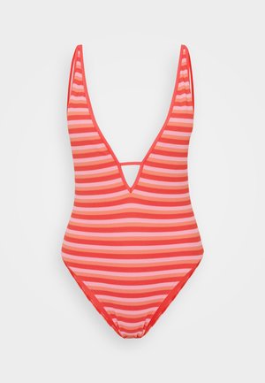 Jednoczęściowy strój kąpielowy z głębokim dekoltem w kształcie V, zdobiony poziomymi paskami w odcieniach różu i koralu. Teksturowany materiał z wysokim krojem nogawki.