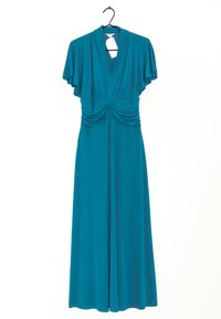 Teal klänning med korta batwingärmar, djup V-urringning, veckad detalj vid bysten och en flödande, golvlång silhuett.