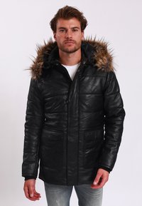 Lee Cooper DOWNJACKET WITH ROUND COLLAR AND REMOVABLE HOOD WITH SYNTH - Kožená bunda - black