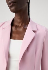 Vero Moda Tall VMALMA LOOSE - Bleizeris - cherry blossom