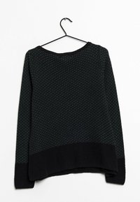 Next Sweter