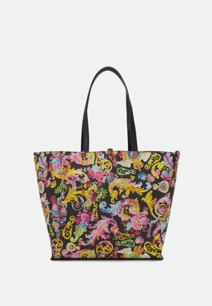 Sac fourre-tout noir avec des motifs floraux multicolores et des volutes baroques, doté de deux anses d'épaule noires.