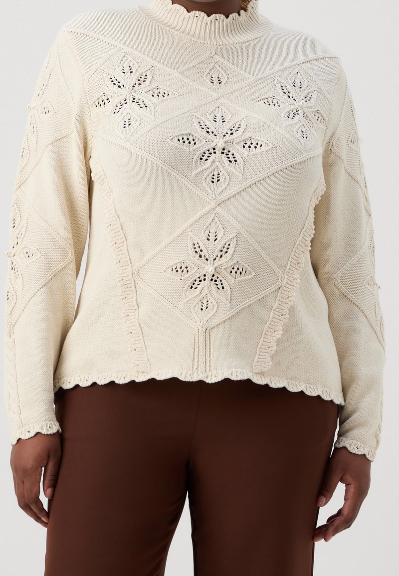 ONLY Carmakoma Neule - off-white