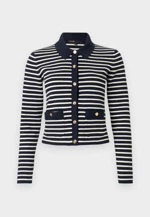 Cardigan en tricot à manches longues rayé bleu marine et blanc, avec des boutons dorés, un col bleu marine et deux poches avant ornées de boutons.