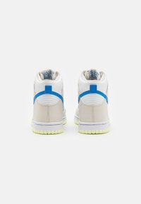 Nike Sportswear DUNK HIGH - Aukšto profilio sportbačiai - light orewood brown/light photo blue/summit white