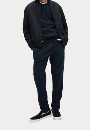 Marks & Spencer, Spodnie treningowe
