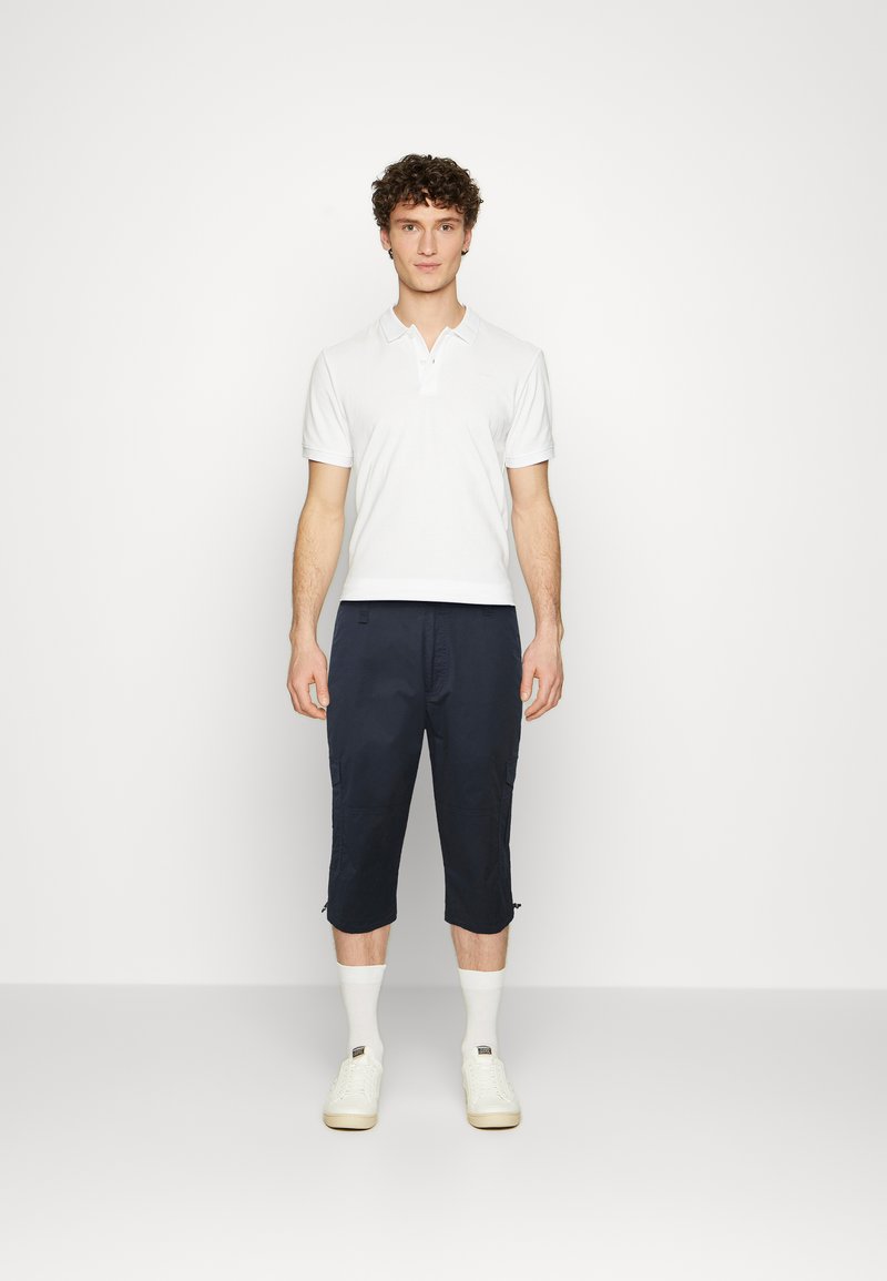 Herren Chino Shorts | Bugatti BERMUDA CAPRI Shorts navy/dunkelblau - KJ29779 Herren Chino Shorts | Bugatti BERMUDA CAPRI Shorts navy/dunkelblau - KJ29779