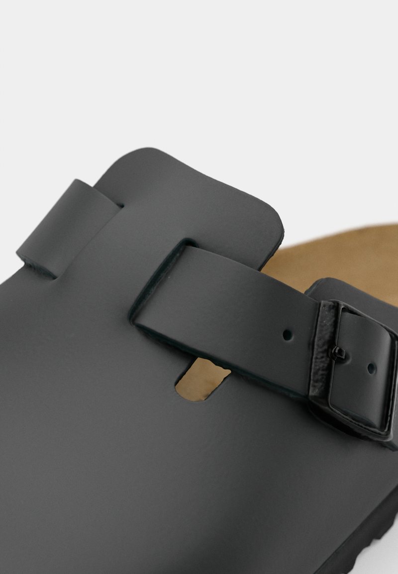 Sella Boston VSD Senza Alberi In Pelle Di Bufalo Nera – Con Cuscino A Strappo (Velcro)