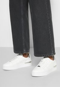 LIU JO SILVIA  - Sapatilhas - white