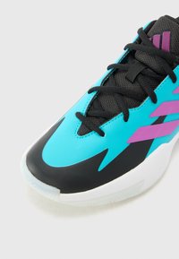 adidas Performance CROSS EM UP SELECT UNISEX - Korvpallijalatsid - lucid cyan/core black/purple burst