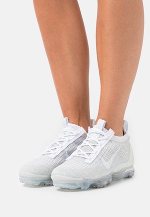 Nike Sportswear AIR MAX VAPORMAX  - Baskets basses - white/pure platinum/metallic silver