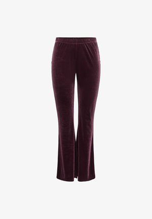 Ensemble deux pièces en velours de couleur bordeaux profond, comprenant un dessus à manches longues ajusté en maille transparente et un pantalon évasé, avec une texture lisse et un design simple.