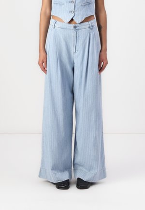 PANT STRIPE - Wide Leg - light-blue denim
