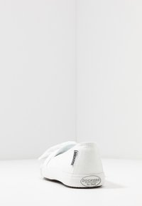 Dockers by Gerli Sapatos sem atacadores - weiß