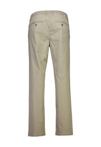 Beżowe, bawełniane spodnie o prostym kroju. Posiadają dwie tylne kieszenie zapinane na guziki oraz pas z elastycznym ściągaczem.
