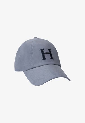 Gorra de béisbol de algodón gris con visera curva, que presenta una "H" azul oscuro bordada en el frente y tela texturizada.