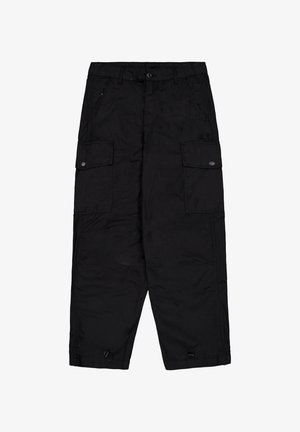 Pantalons cargo noirs avec bouton et fermeture éclair à l'avant, poches latérales à rabat avec boutons, et cordons de serrage ajustables en bas.