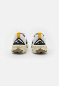 Nike Performance Chaussures de running - white
