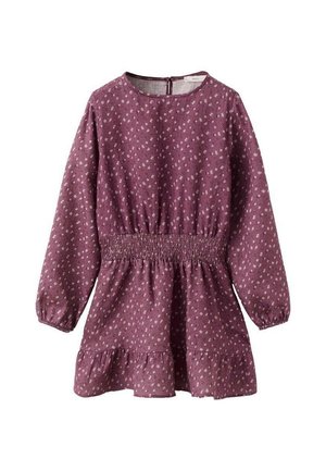 Lila blommig klänning med långa ärmar, smockad midja och utsvängd nederkant. Tillverkad av lättviktsmaterial med en subtil texturerad yta.