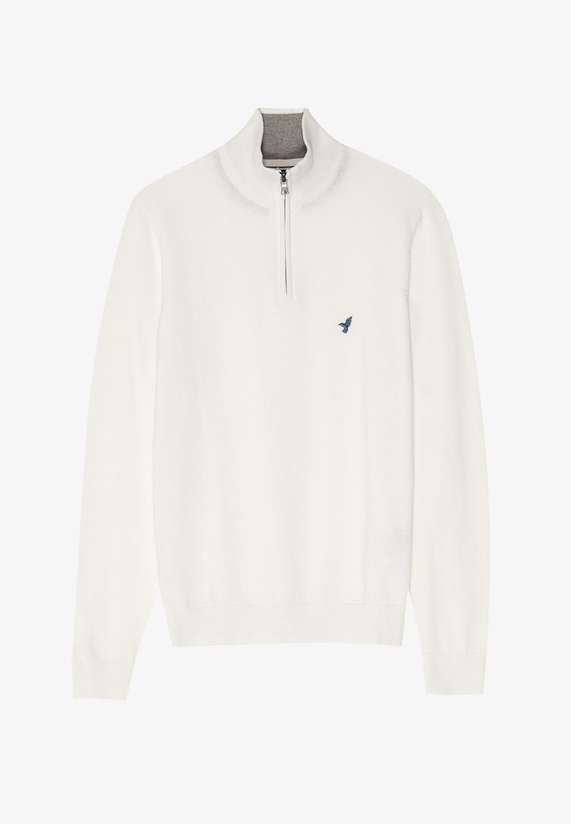 Maglione bianco a maglia con collo alto, caratterizzato da una zip a quarto e un piccolo logo di un uccellino blu sul petto a sinistra. Tessuto morbido, polsini a coste.