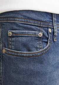 JJIMIKE JJORIGINAL - Jeans Relaxed Fit - blue denim