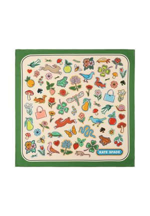 Sciarpa con bordo verde con illustrazioni colorate di animali, fiori, frutti, insetti e borse su sfondo crema, logo Kate Spade.