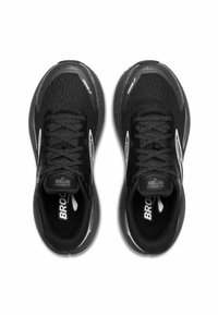 Zapatillas de correr negras con una parte superior de malla transpirable, puntera redonda, suela texturizada y acentos reflectantes. Presentan cordones negros y marcas.