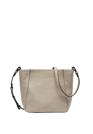 Beige Lederhandtasche mit strukturierter Form, ausgestattet mit einem einzelnen Schultergurt und tonaler Naht. Minimalistisches Design mit subtiler Markenkennzeichnung.