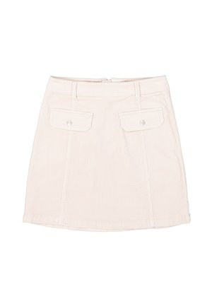 Mini falda de corduroy blanca que presenta dos bolsillos frontales, costuras sutiles y un diseño recto con cierre de cremallera en la parte trasera.